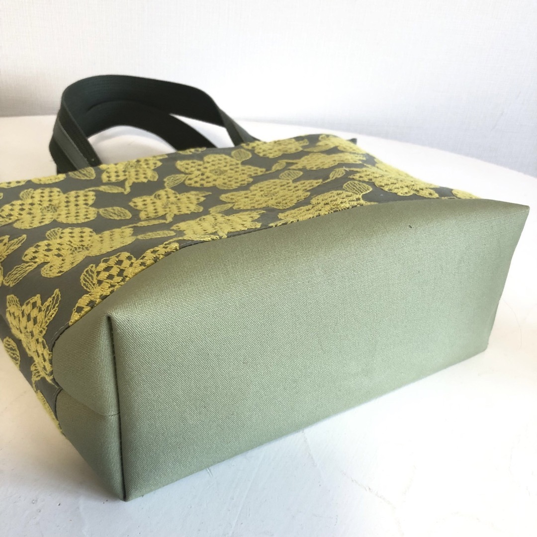 あおりトートバック　グリーン系刺繡 ハンドメイドのファッション小物(バッグ)の商品写真