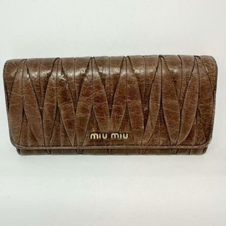 ミュウミュウ(miumiu)のmiumiu(ミュウミュウ) 長財布 ギャザーウォレット ダークブラウン レザー(財布)