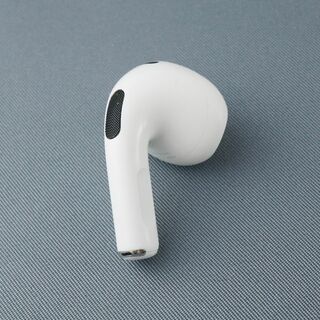 Apple AirPods 第三世代 右イヤホンのみ USED美品 R 片耳 右耳 A2565 ワイヤレスイヤホン 耐汗 耐水 MME73J/A 完動品 中古 KR V0197(ヘッドフォン/イヤフォン)