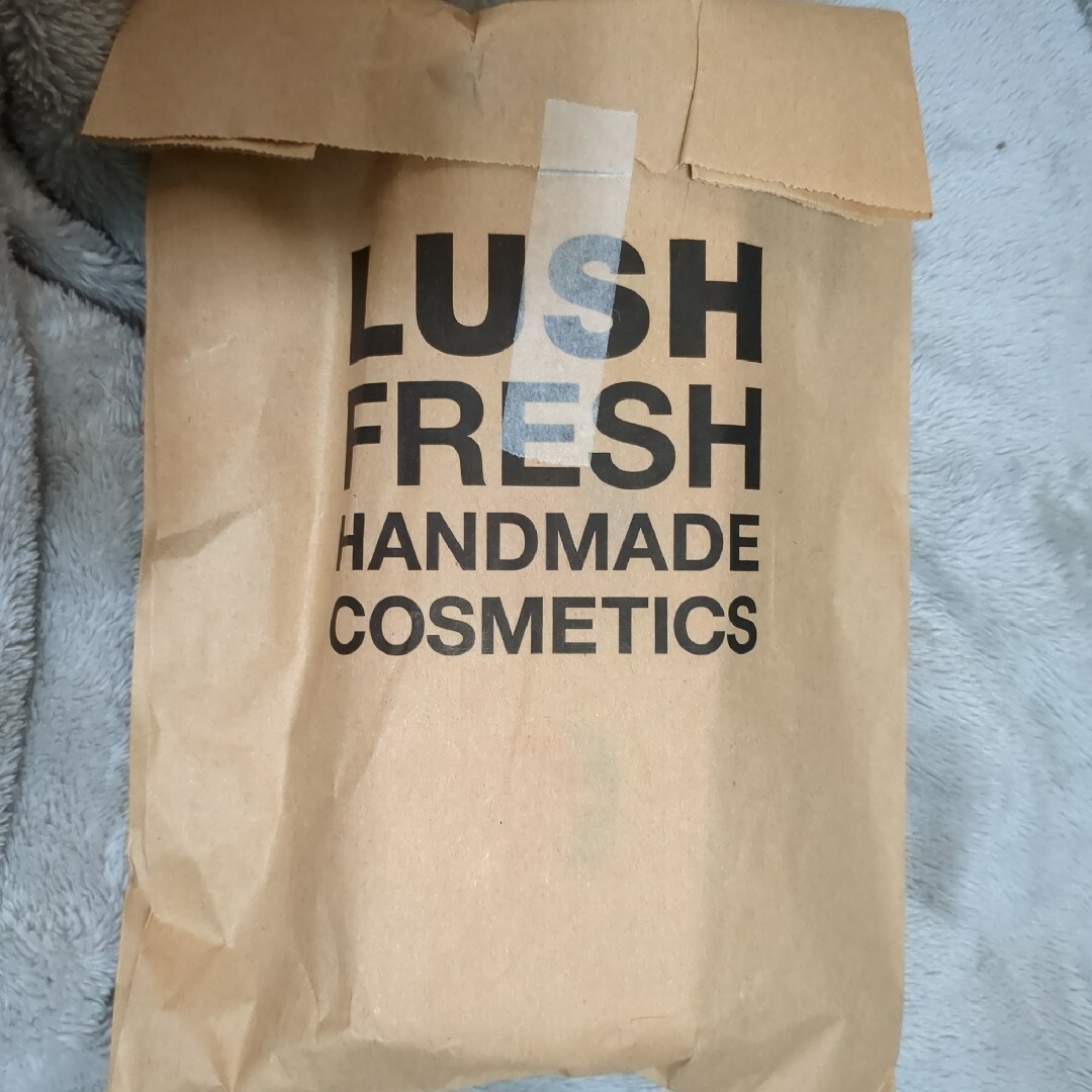 LUSH(ラッシュ)のLUSH SnowMan 佐久間大介さん、大好き メンバーカラーのピンクSET コスメ/美容のボディケア(入浴剤/バスソルト)の商品写真