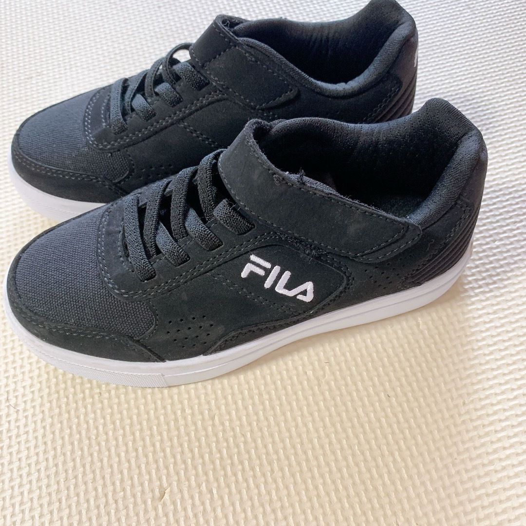 FILA(フィラ)のFILA  フィラ　キッズ　スニーカー　18cm キッズ/ベビー/マタニティのキッズ靴/シューズ(15cm~)(スニーカー)の商品写真