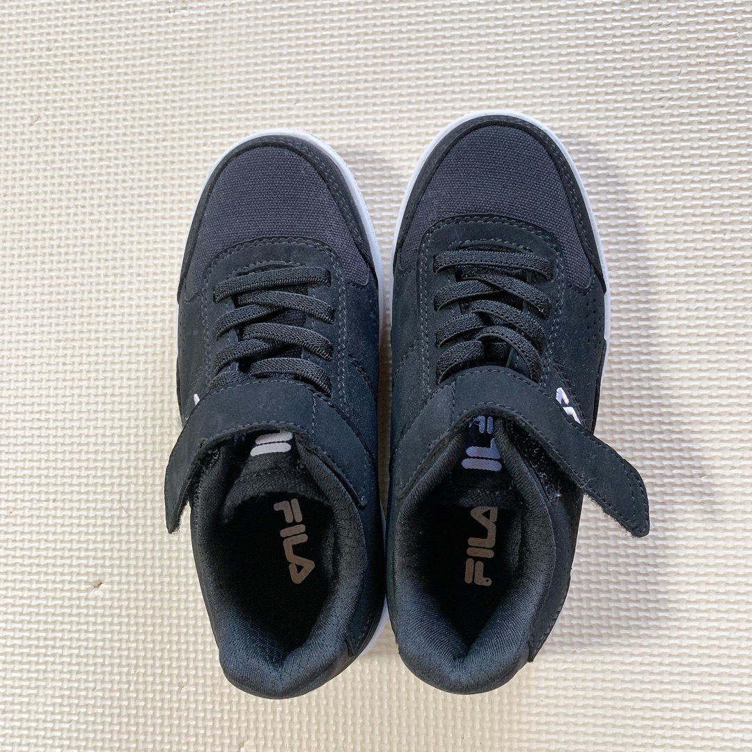 FILA(フィラ)のFILA  フィラ　キッズ　スニーカー　18cm キッズ/ベビー/マタニティのキッズ靴/シューズ(15cm~)(スニーカー)の商品写真