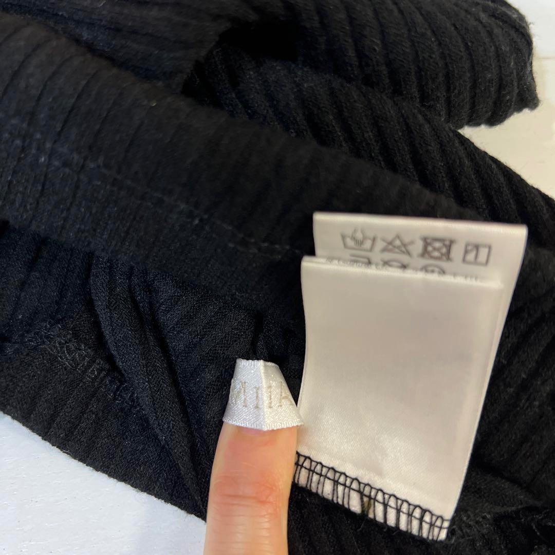 MIIA(ミーア)のMIIA ミーア　スカーフラッピングトップス　ブラック　ニット　セーター レディースのトップス(ニット/セーター)の商品写真