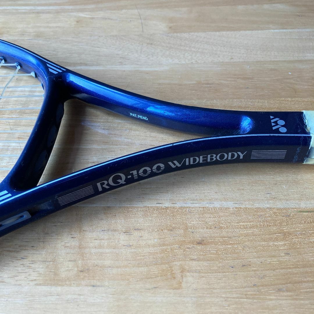 YONEX(ヨネックス)のYONEX　硬式　テニスラケット　RQ-100　紺　ケース付き　注あり スポーツ/アウトドアのテニス(ラケット)の商品写真