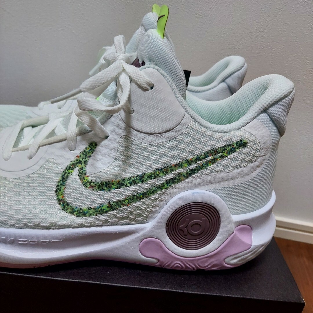 NIKE(ナイキ)のナイキ　KD TREY 5 IX EP nike SU23　バッシュ　メンズ スポーツ/アウトドアのスポーツ/アウトドア その他(バスケットボール)の商品写真