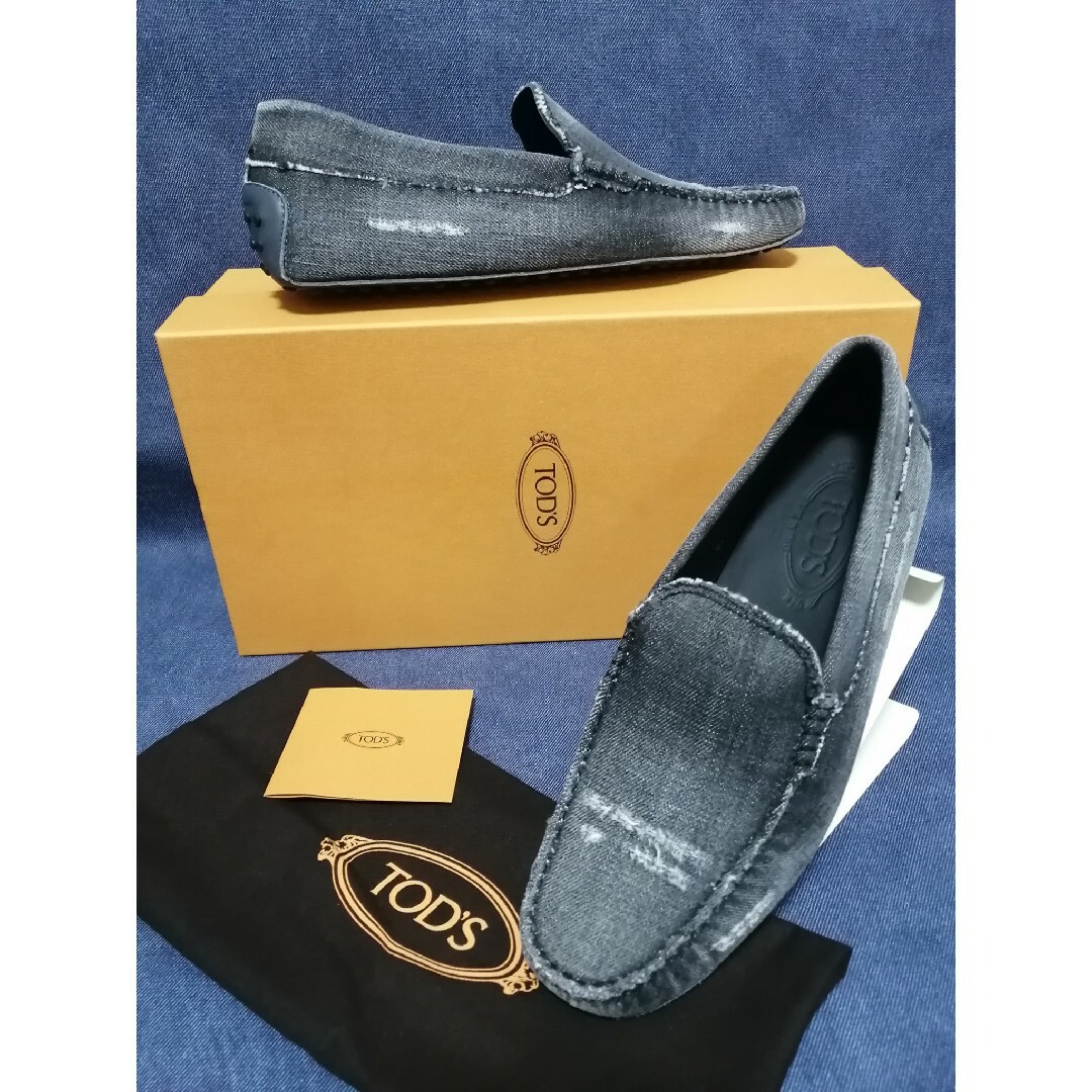 TOD'S(トッズ)の★新品・メンズ★【TOD'S】ドライビングシューズ　グレー　ダメージ　UK6.5 メンズの靴/シューズ(スリッポン/モカシン)の商品写真