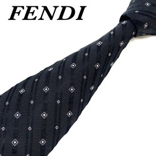 フェンディ(FENDI)の【極美品】 フェンディ ネクタイ ズッカ柄 ストライプ シルク ブラック(ネクタイ)