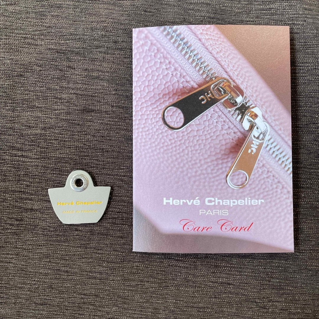 Herve Chapelier - エルベシャプリエ レザーチャーム マスティックの Herve Chapelier - エルベシャプリエ レザーチャーム マスティックの