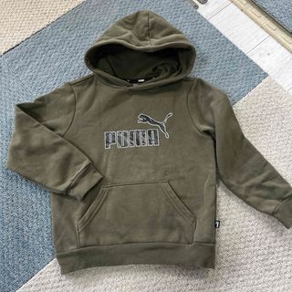 プーマ(PUMA)のパーカー　130 プーマ　PUMA カーキ　裏起毛　記名なし(Tシャツ/カットソー)