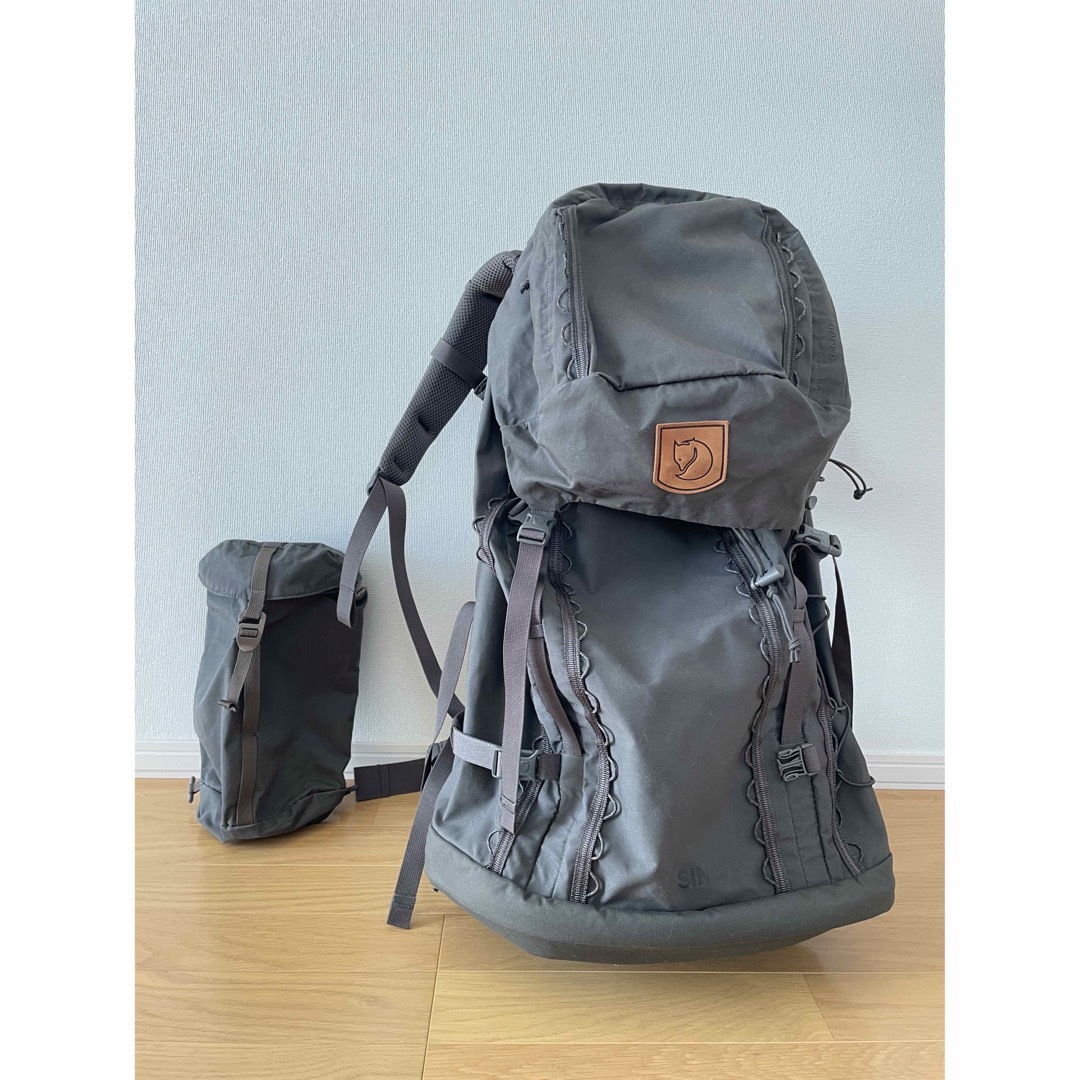 FJALL RAVEN(フェールラーベン)のフェールラーベン バックパック リュック Singi 48/サイドポケット付き メンズのバッグ(バッグパック/リュック)の商品写真