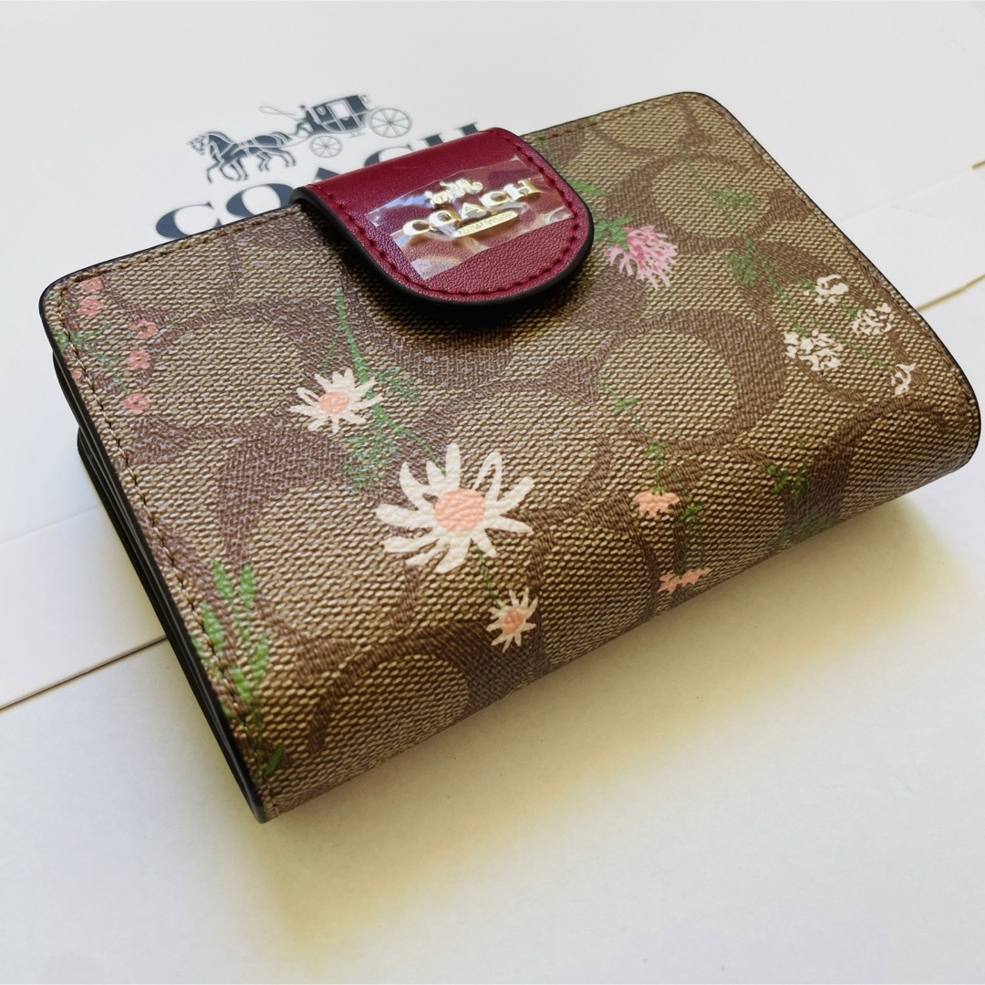 coach 財布 新商品コーチ折りたたみミニ 財布 レディースのブラウン色 coach 財布 新商品コーチ折りたたみミニ 財布 レディースのブラウン色