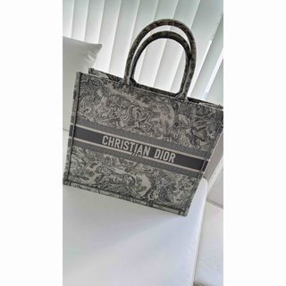 クリスチャンディオール(Christian Dior)の  DIOR BOOK TOTE バッグ(トートバッグ)