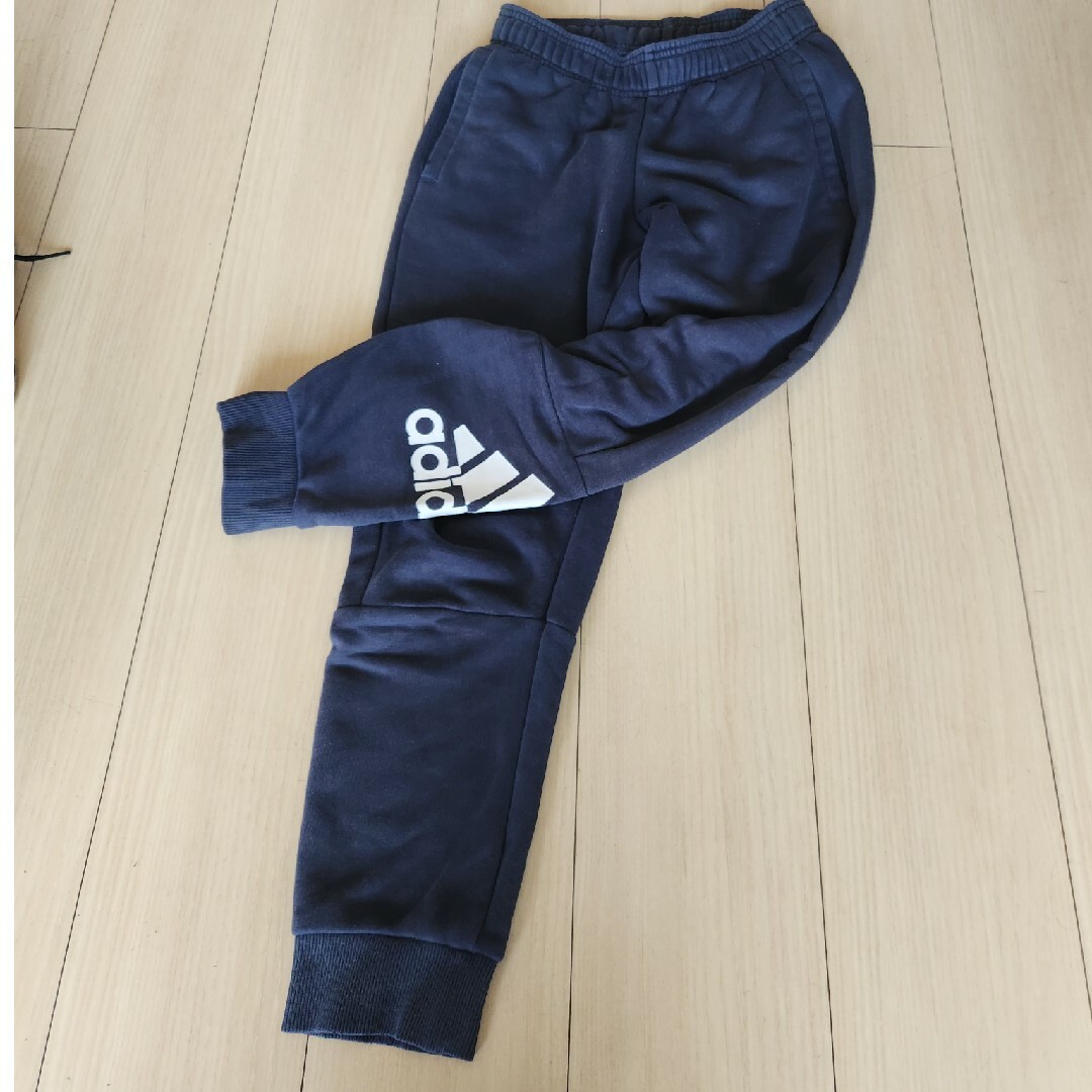 adidas(アディダス)のadidas　スウェットパンツ140ｾﾝﾁ キッズ/ベビー/マタニティのキッズ服男の子用(90cm~)(パンツ/スパッツ)の商品写真