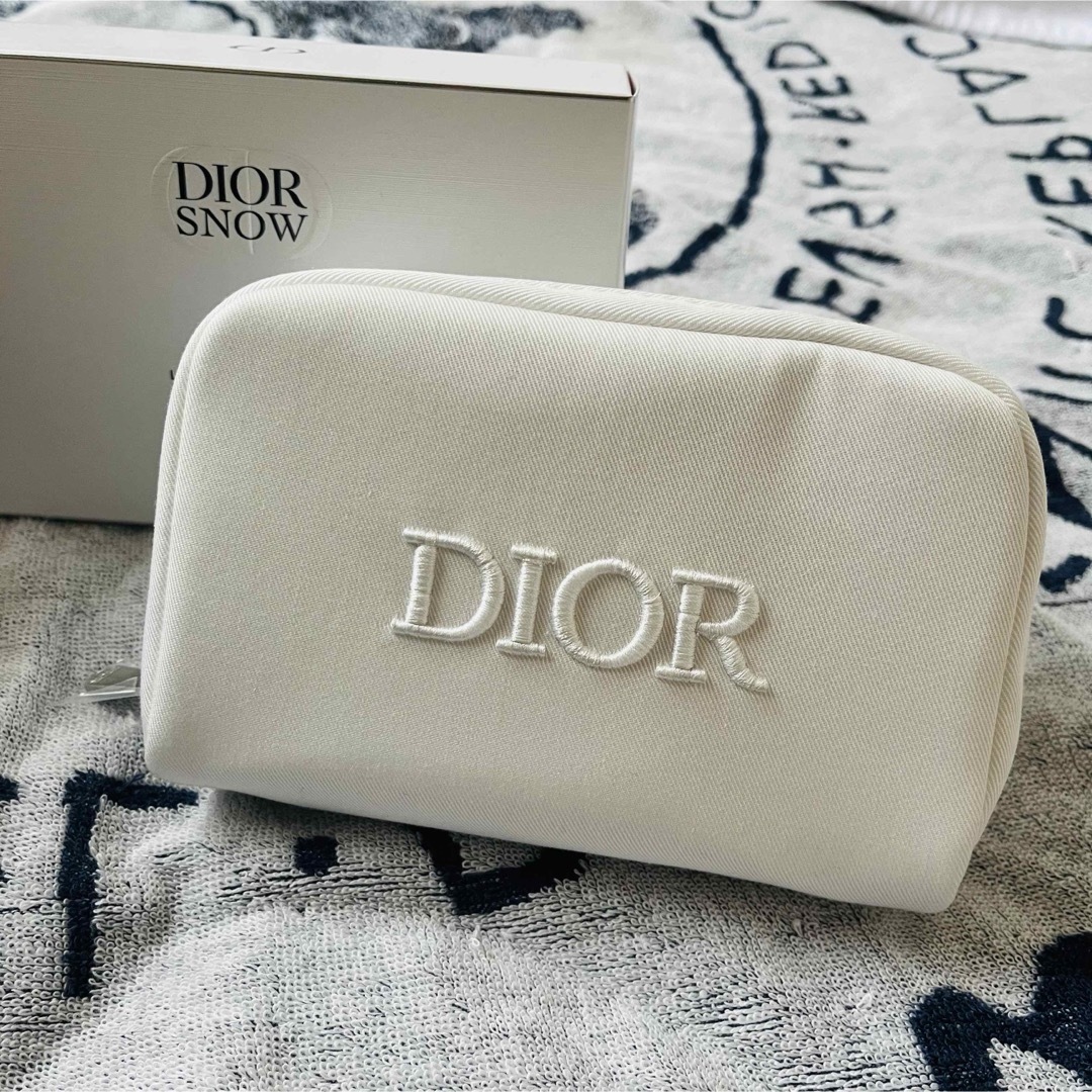 Dior(ディオール)のディオール　ポーチ　ホワイト　ノベルティ レディースのファッション小物(ポーチ)の商品写真