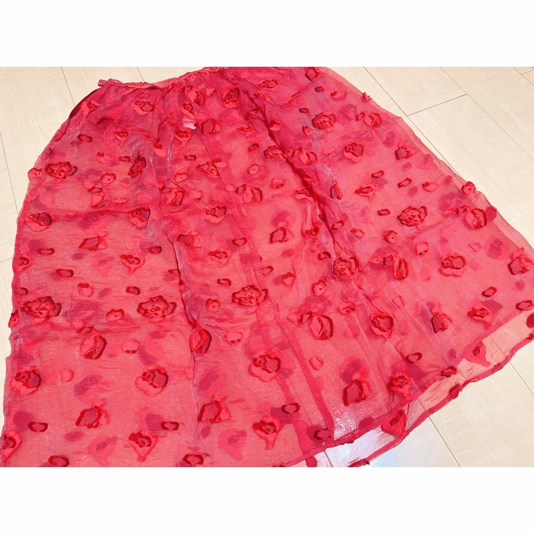 haupia(ハウピア)のhaupia 赤色　チュールスカート レディースのスカート(ロングスカート)の商品写真