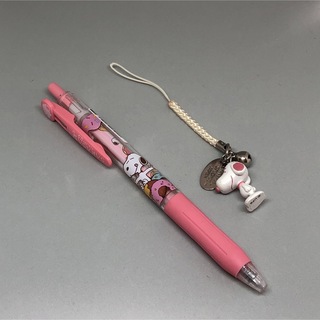 ゼブラ(ZEBRA)のゼブラサラサスヌーピーコラボボールペン0.5ミリミルクレッドストラップ美品ピンク(キャラクターグッズ)