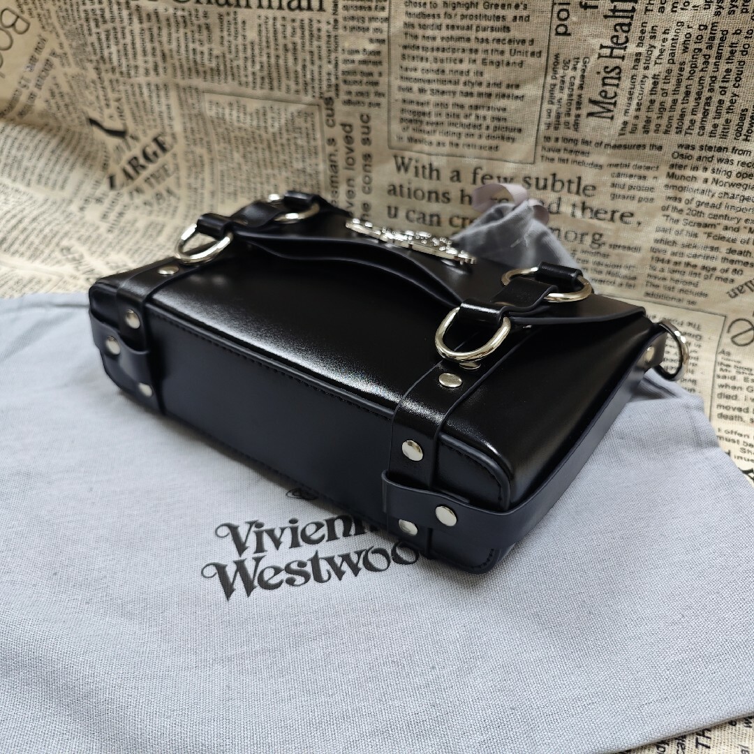 Vivienne Westwood(ヴィヴィアンウエストウッド)の美品 Vivienne Westwood ブラック Kim クロスボディバッグ レディースのバッグ(ショルダーバッグ)の商品写真