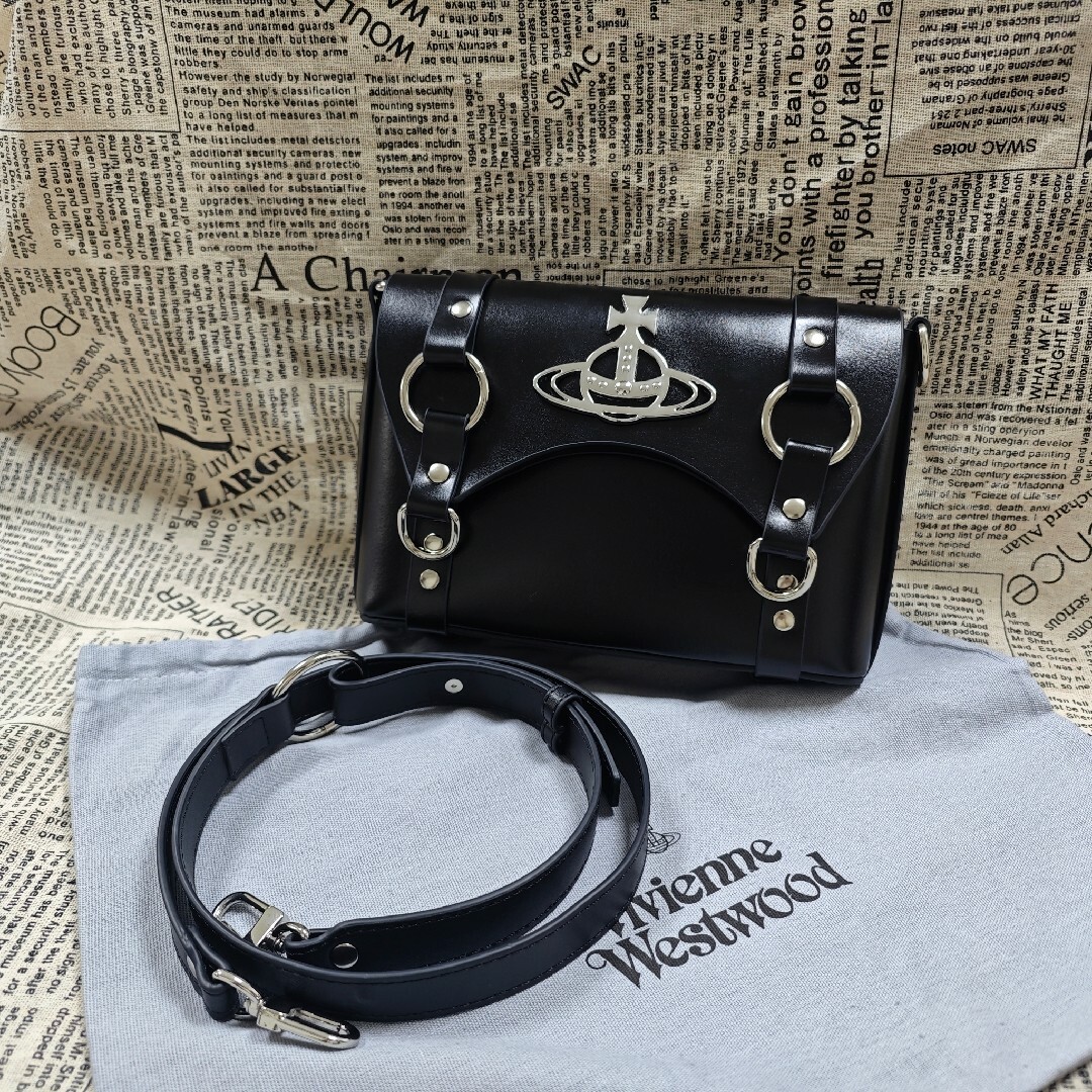 Vivienne Westwood(ヴィヴィアンウエストウッド)の美品 Vivienne Westwood ブラック Kim クロスボディバッグ レディースのバッグ(ショルダーバッグ)の商品写真