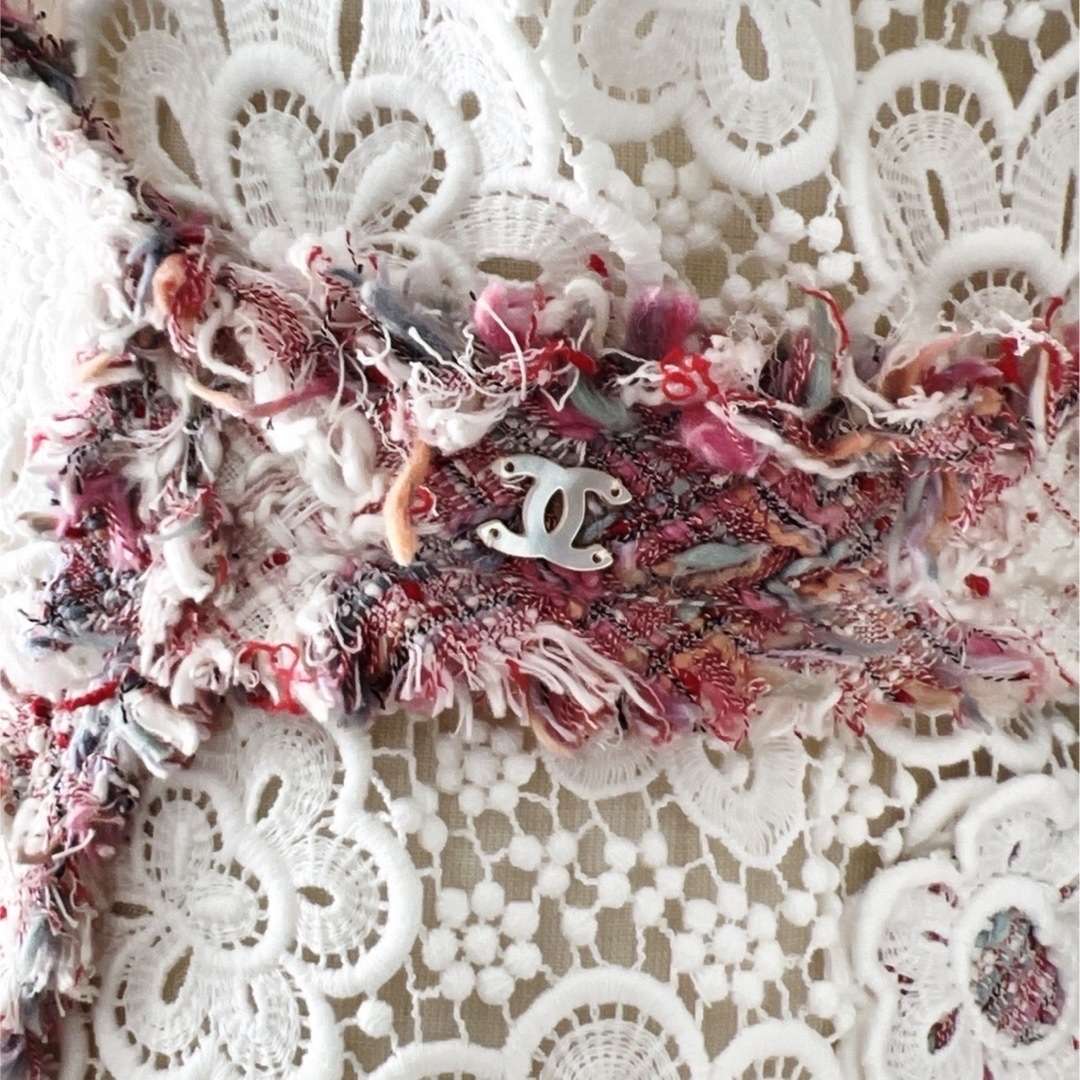 美品 CHANELシャネル 刺繍 カフス付 レース パール ジャケット 美品 CHANELシャネル 刺繍 カフス付 レース パール ジャケット