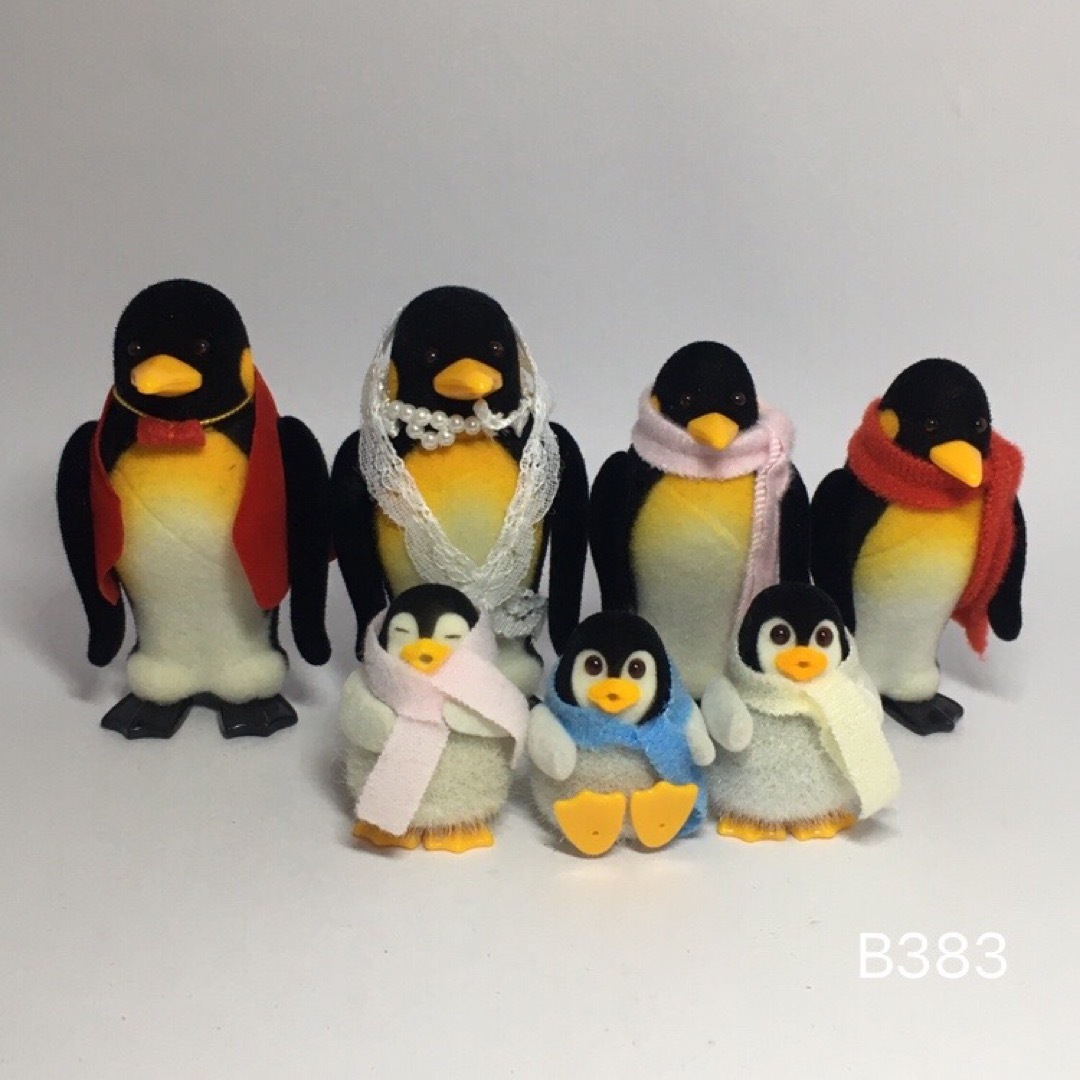 B383 ペンギンファミリー　シルバニアファミリー　シルバニア キッズ/ベビー/マタニティのおもちゃ(ぬいぐるみ/人形)の商品写真