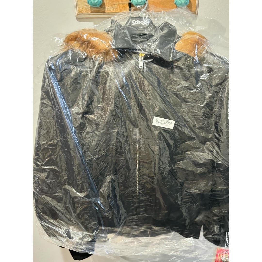 Supreme(シュプリーム)のSupreme Schott Hooded Leather Bomber XL メンズのジャケット/アウター(レザージャケット)の商品写真