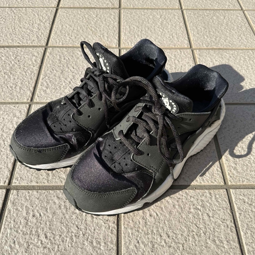 NIKE WMNS AIR HUARACHE RUN 26.5 レディースの靴/シューズ(スニーカー)の商品写真