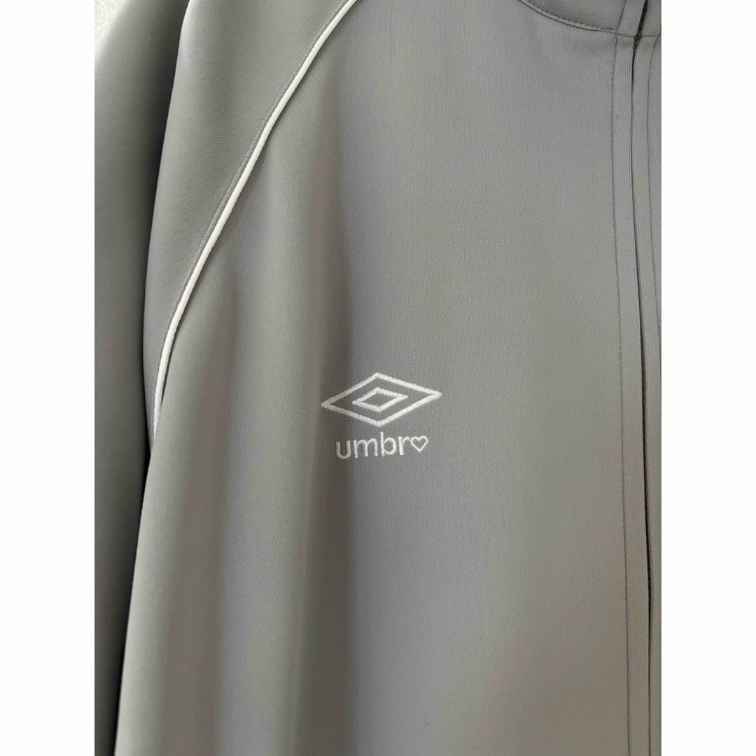 UMBRO(アンブロ)のBASICKS x UMBRO Oversized Track Jacket メンズのジャケット/アウター(ナイロンジャケット)の商品写真