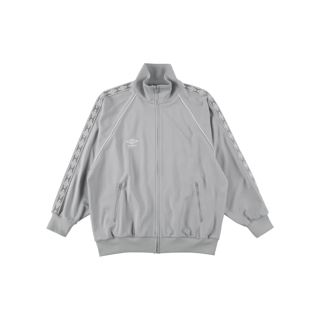 UMBRO(アンブロ)のBASICKS x UMBRO Oversized Track Jacket メンズのジャケット/アウター(ナイロンジャケット)の商品写真