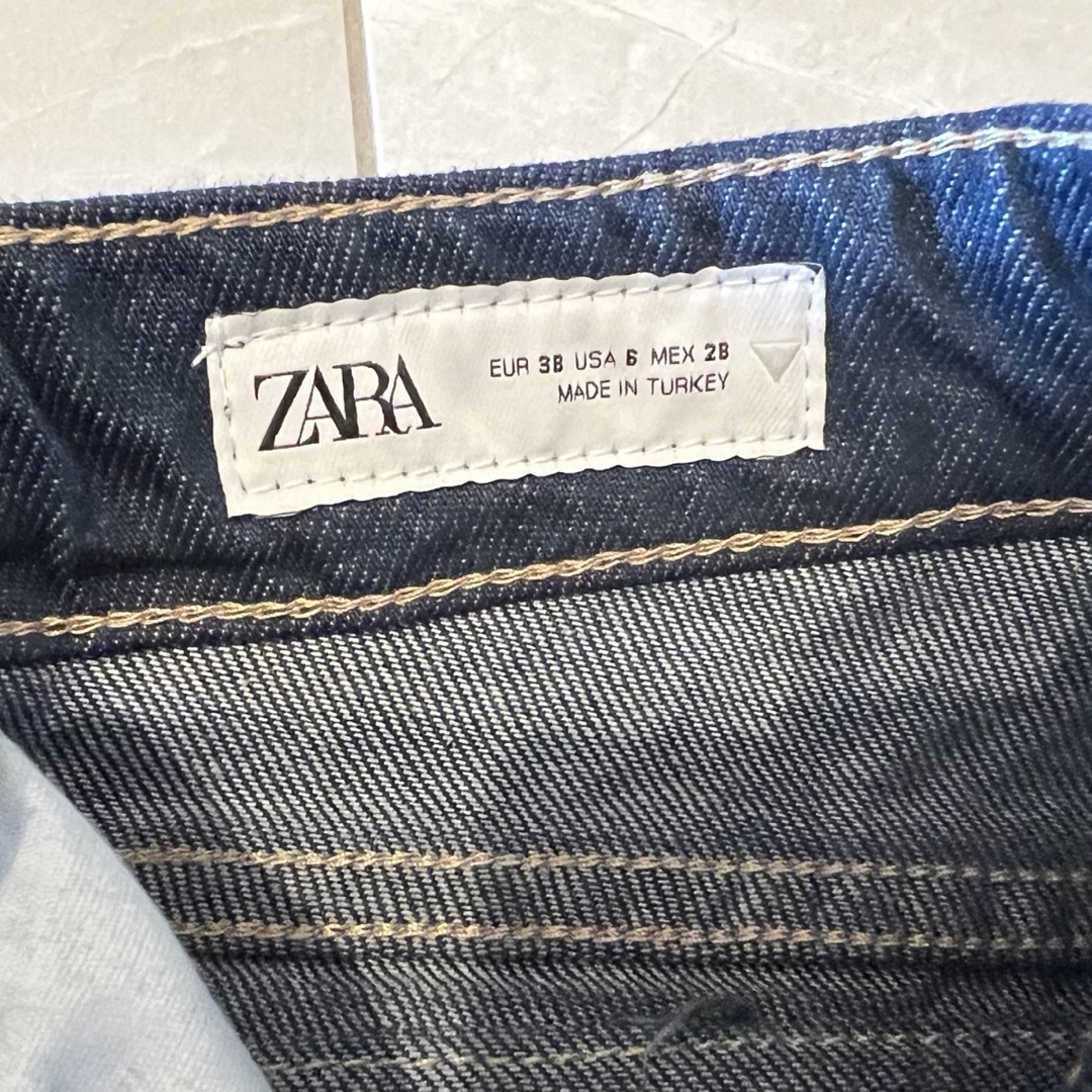 ZARA(ザラ)の新作　ZARA TRFデニムパンツ レディースのパンツ(デニム/ジーンズ)の商品写真