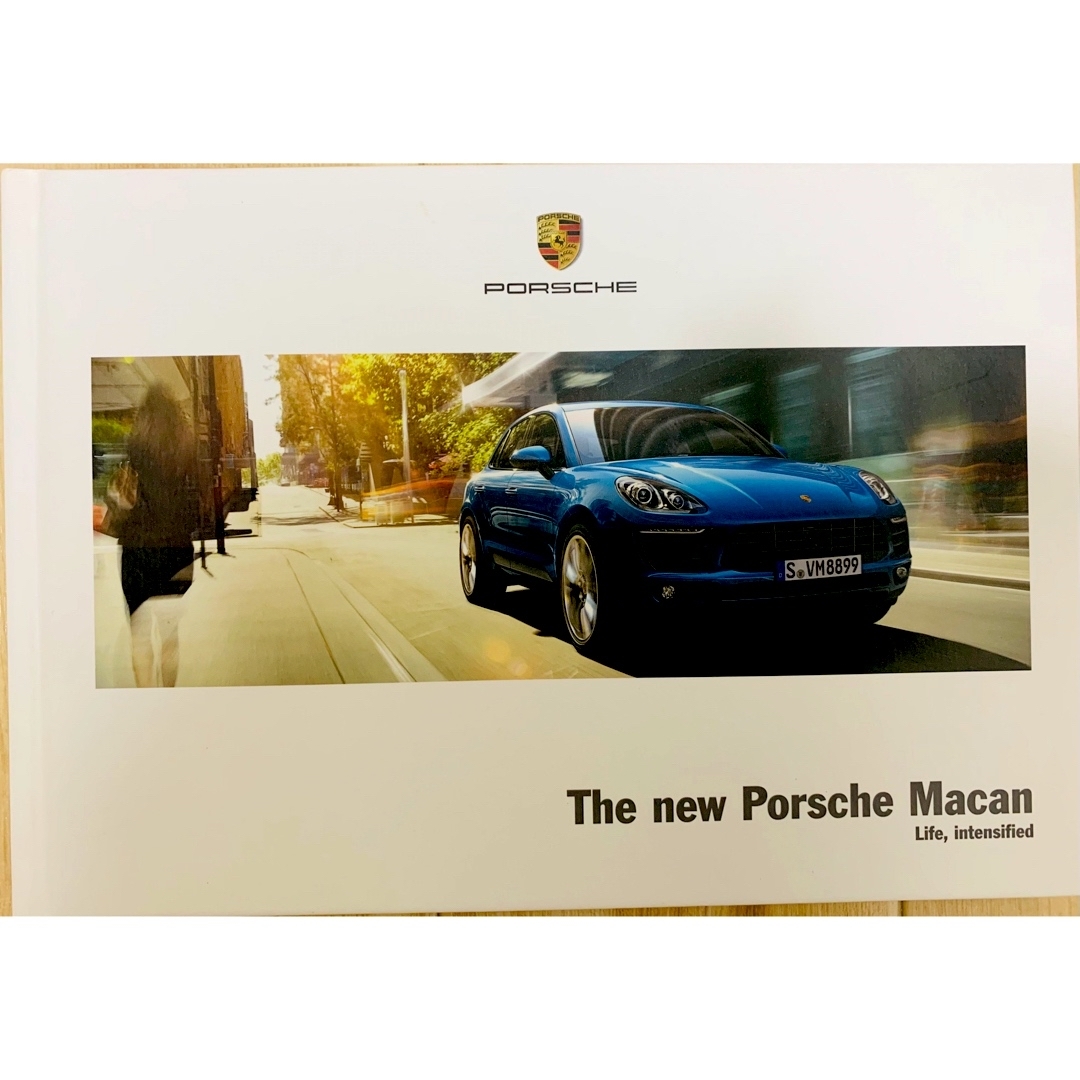 Porsche(ポルシェ)の【ポルシェ】The new Porsche Macan  カタログ 自動車/バイクの自動車(カタログ/マニュアル)の商品写真