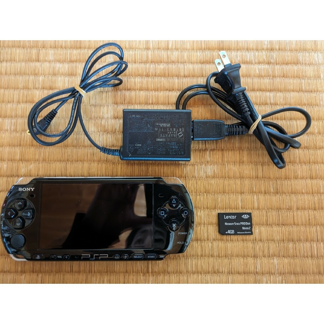 PlayStation Portable(プレイステーションポータブル)のPSP 3000 本体 エンタメ/ホビーのゲームソフト/ゲーム機本体(携帯用ゲーム機本体)の商品写真