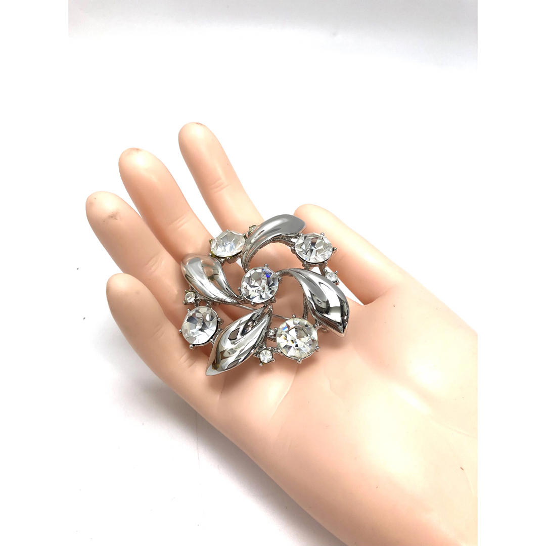 HANAE MORI(ハナエモリ)のハナエモリ　ブローチ　18680422 レディースのアクセサリー(ブローチ/コサージュ)の商品写真