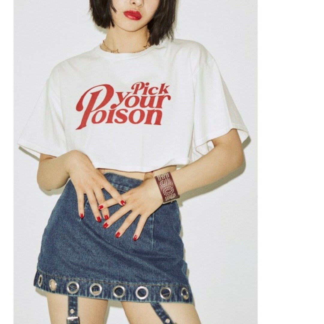 jouetie(ジュエティ)のjouetie Tシャツ 定価4,400円 ロゴクロップドTシャツ レディースのトップス(Tシャツ(半袖/袖なし))の商品写真