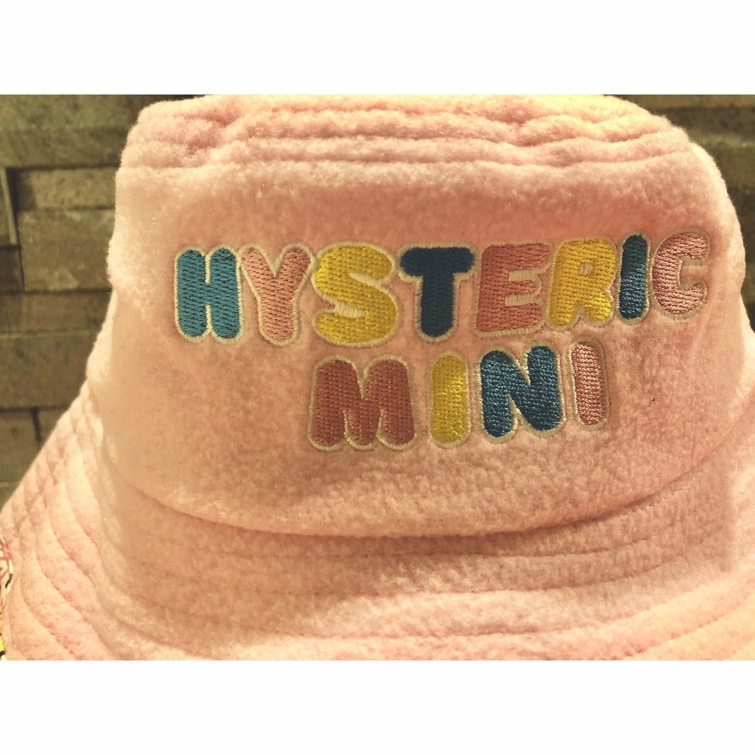 HYSTERIC MINI(ヒステリックミニ)の【レア限定】超かわいいヒスミニ　ボア付き両面子供用ハット　ピンク キッズ/ベビー/マタニティのこども用ファッション小物(帽子)の商品写真