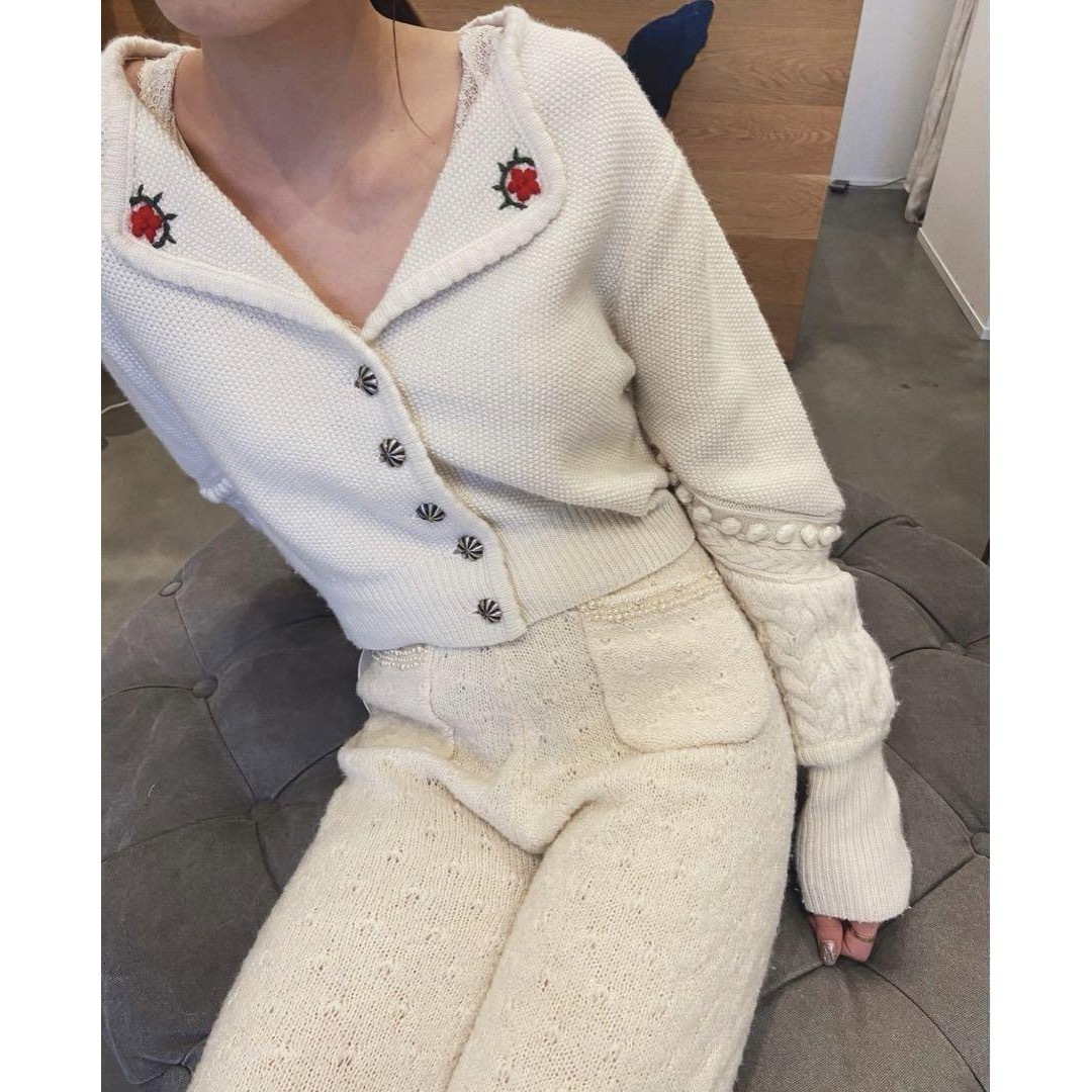 Verybrain(ベリーブレイン)のVerybrain Flower Embroidered Cardigan レディースのトップス(カーディガン)の商品写真