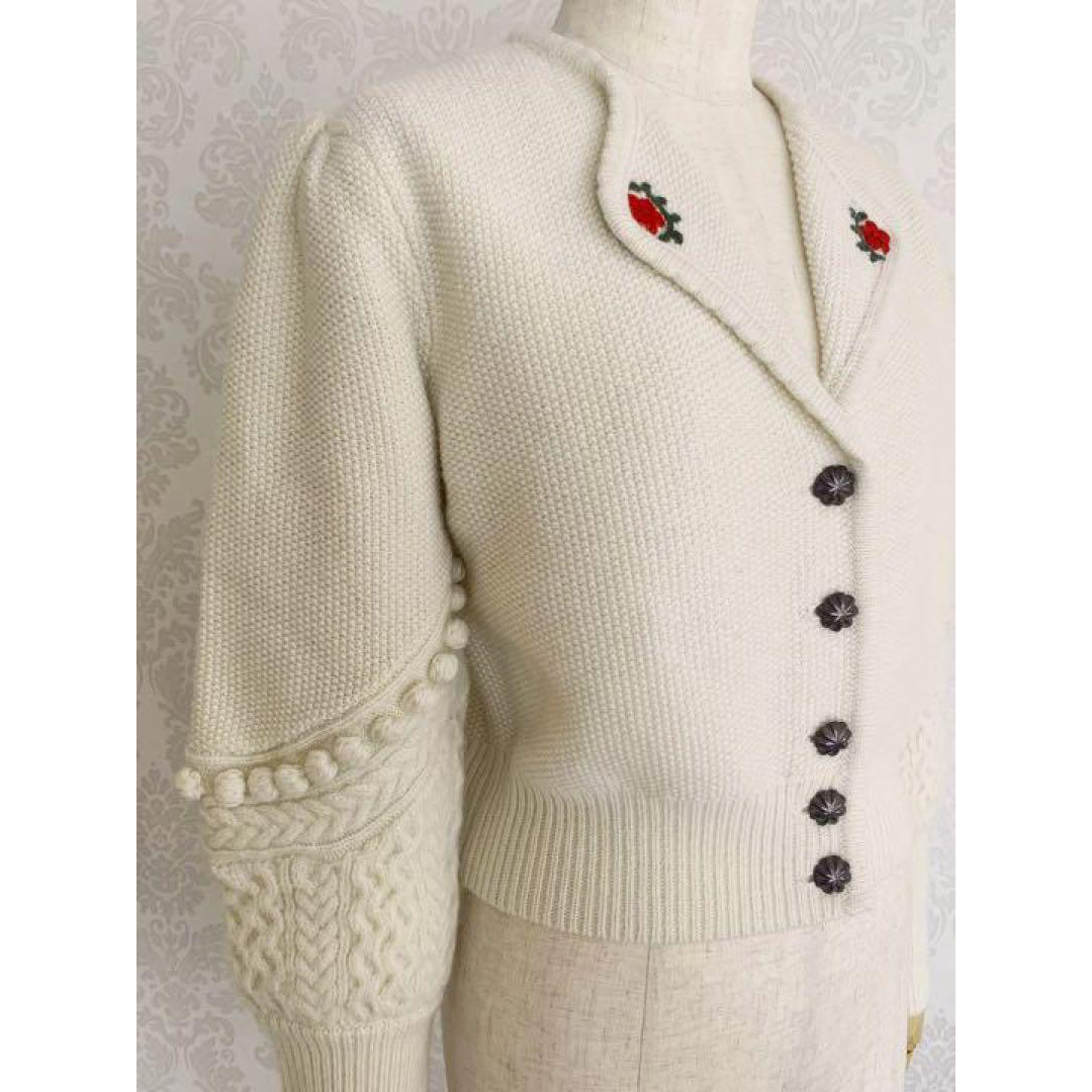 Verybrain(ベリーブレイン)のVerybrain Flower Embroidered Cardigan レディースのトップス(カーディガン)の商品写真