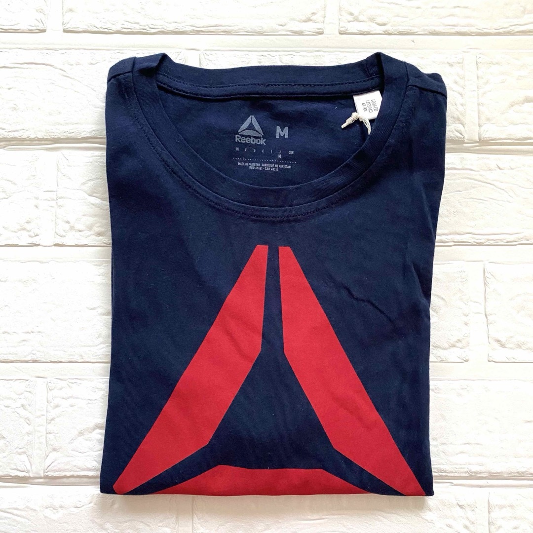 Reebok(リーボック)のReebok リーボック 半袖Tシャツ  ネイビー　Mサイズ 新品 タグ付き レディースのトップス(Tシャツ(半袖/袖なし))の商品写真