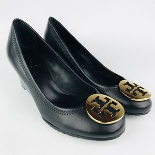 トリーバーチ(Tory Burch)の美品★トリーバーチ・BIGプレート付レザー ウェッジソールパンプス6 1/2M(ハイヒール/パンプス)