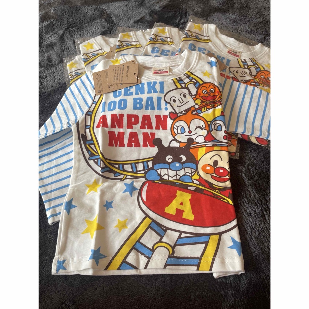 アンパンマン　かわいい青Tシャッツ キッズ/ベビー/マタニティのキッズ服男の子用(90cm~)(Tシャツ/カットソー)の商品写真