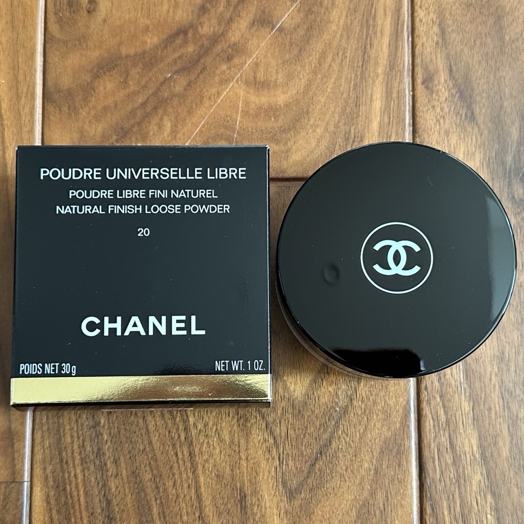 CHANEL(シャネル)のシャネル プードゥル ユニヴェルセル リーブル N 20 30g コスメ/美容のベースメイク/化粧品(フェイスパウダー)の商品写真