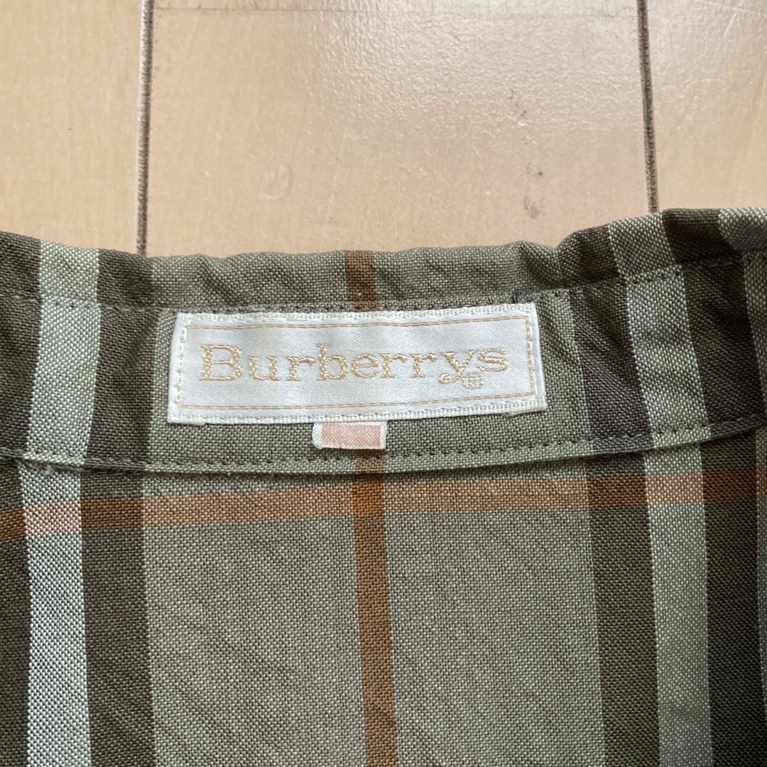 BURBERRY(バーバリー)の美品！バーバリースカートセットアップ　カーキ色 レディースのレディース その他(セット/コーデ)の商品写真