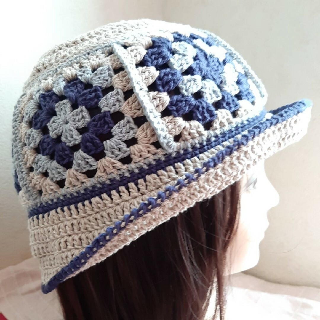 モチーフつなぎの帽子 グラニースクエア 春夏 帽子 ハット 手編み 編み物 ハンドメイドのファッション小物(帽子)の商品写真