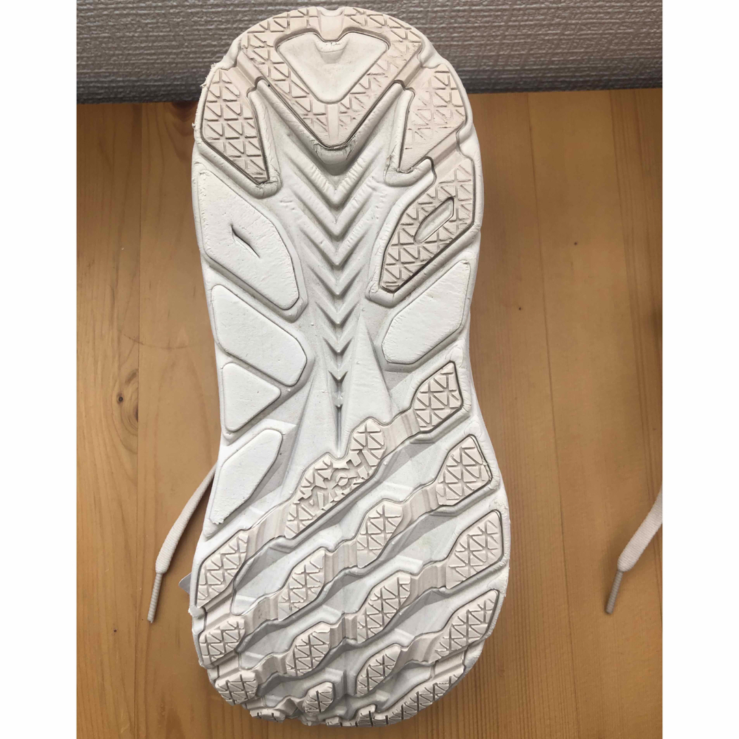 HOKA ONE ONE(ホカオネオネ)のused【HOKA Clifton 8】22.5cm レディース スポーツ/アウトドアのランニング(シューズ)の商品写真