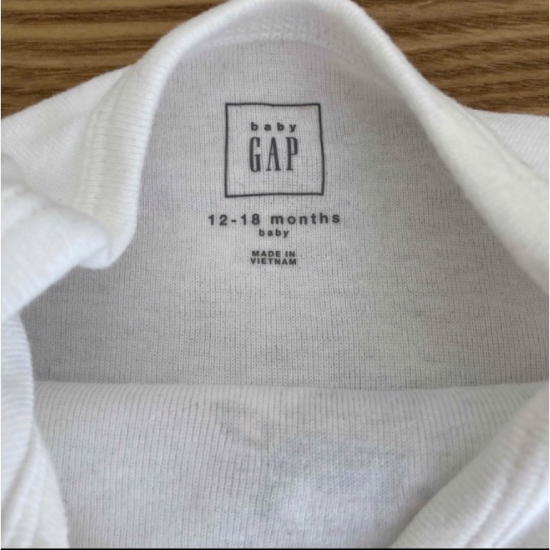 babyGAP(ベビーギャップ)のbaby gap 長袖　ロンパース　80 ひつじ キッズ/ベビー/マタニティのベビー服(~85cm)(ロンパース)の商品写真