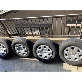 ブリヂストン(BRIDGESTONE)のハイエース純正タイヤ4本美品(タイヤ・ホイールセット)