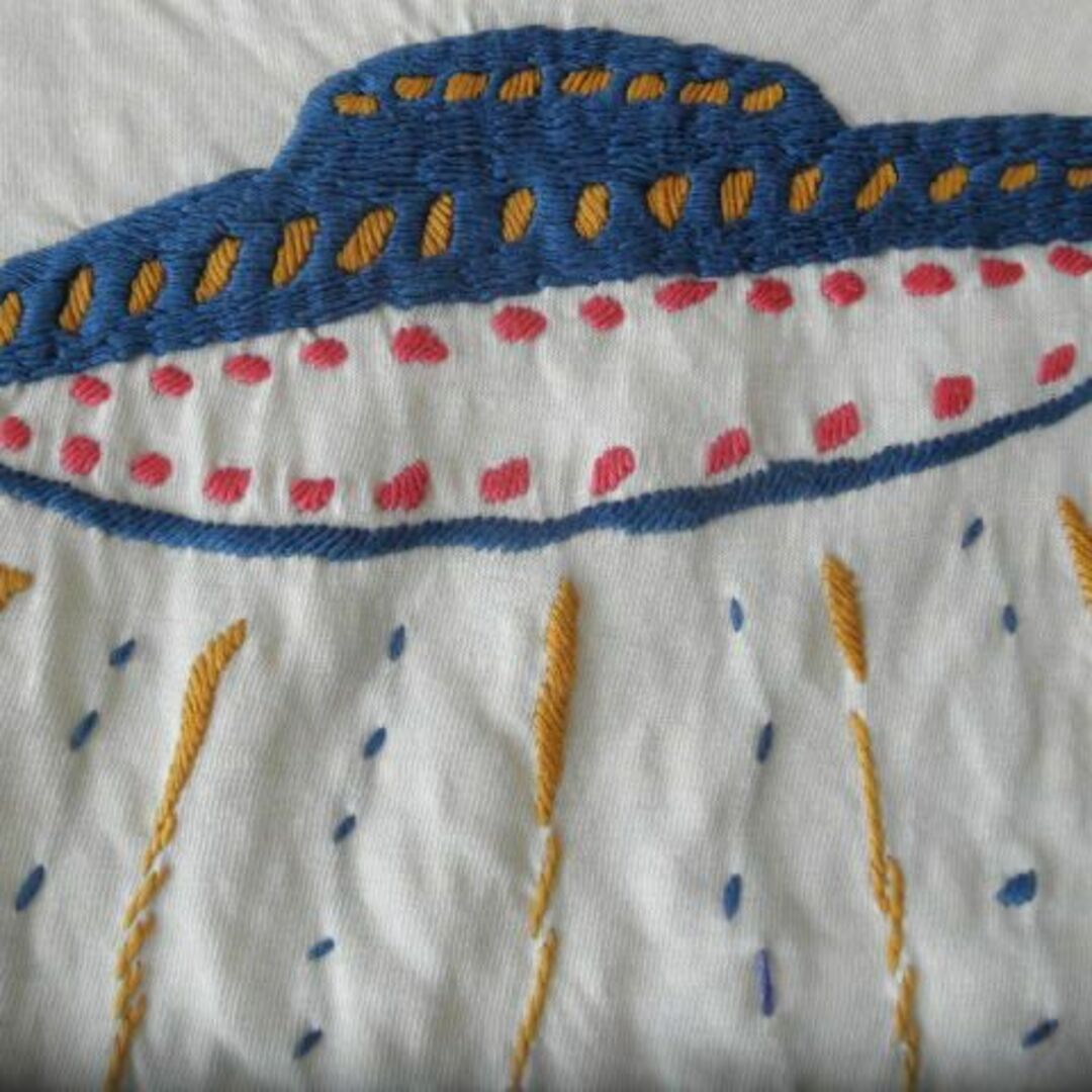 KAPITAL(キャピタル)のレア！　KAPITAL　キャピタル　UFO　刺繡　Tシャツ　サイズ・１　Vネック レディースのトップス(Tシャツ(半袖/袖なし))の商品写真