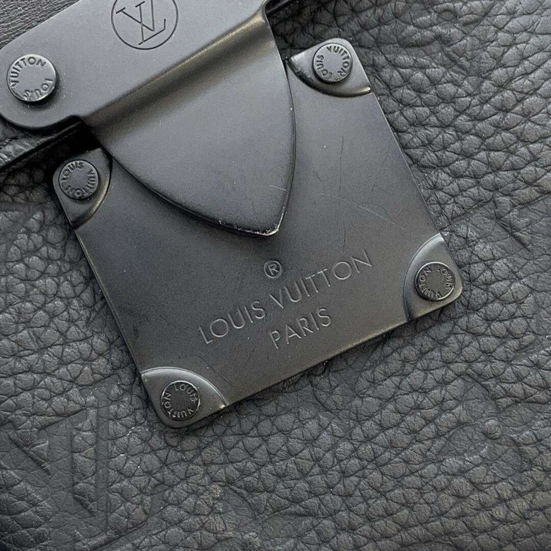 LOUIS VUITTON(ルイヴィトン)のルイヴィトン ショルダーバッグ モノグラム Sロック ヴェルティカル・ウエアラブル ウォレット M81524 メンズ 黒 メンズのバッグ(ショルダーバッグ)の商品写真