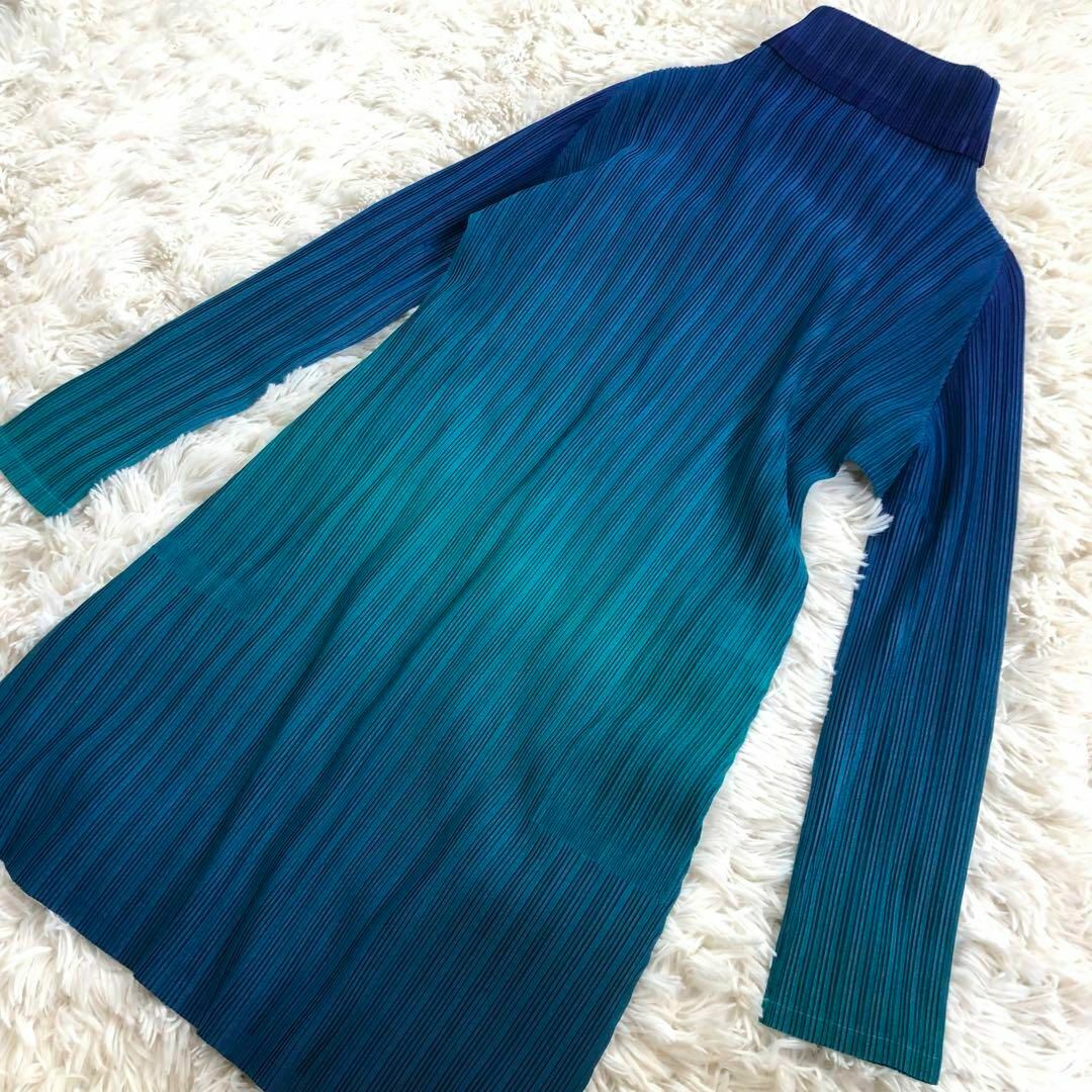 PLEATS PLEASE ISSEY MIYAKE(プリーツプリーズイッセイミヤケ)の【極美品】プリーツプリーズ グラデーション ハイネック チュニック L オーロラ レディースのトップス(チュニック)の商品写真