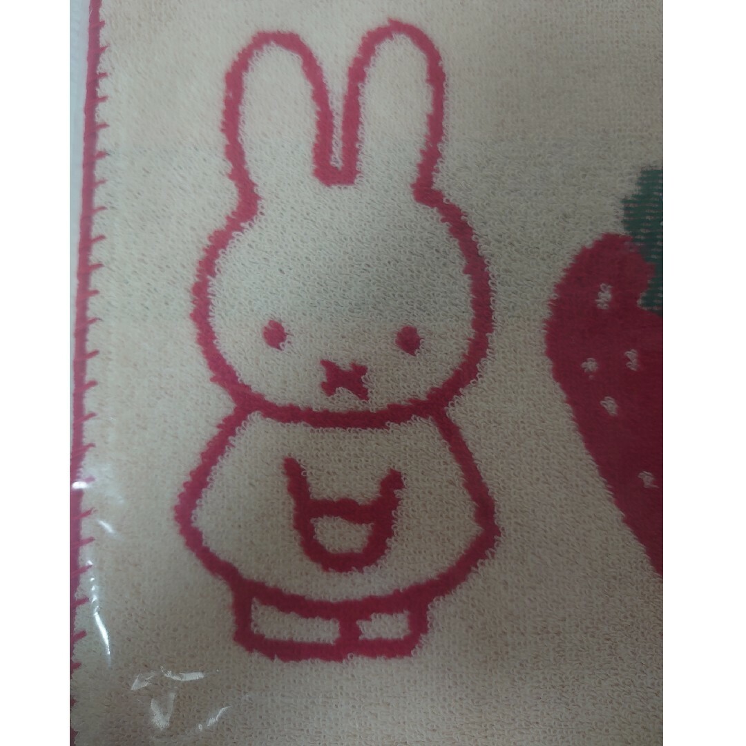 miffy(ミッフィー)の新品☆Dick Bruna miffy ミニタオル ストロベリー レディースのファッション小物(ハンカチ)の商品写真