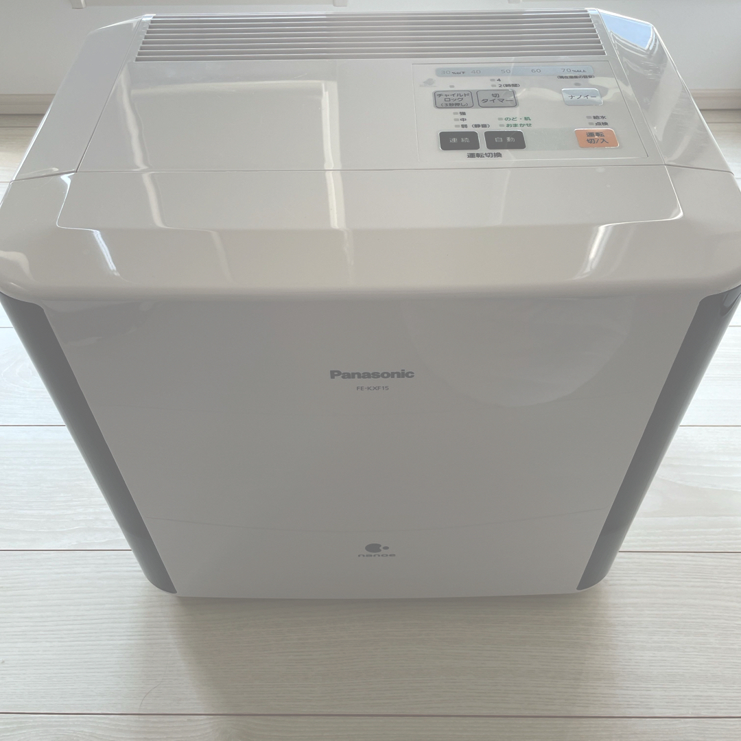 Panasonic(パナソニック)の【ジャンク品】パナソニック 気化式高級加湿機 ホワイト FE-KXF15-W スマホ/家電/カメラの生活家電(加湿器/除湿機)の商品写真